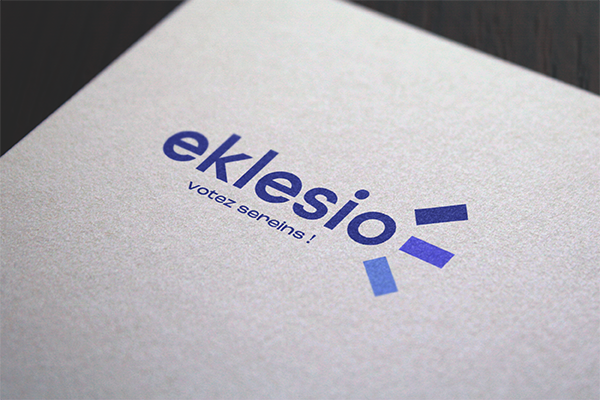 Mockup du logo eklesio sur papier